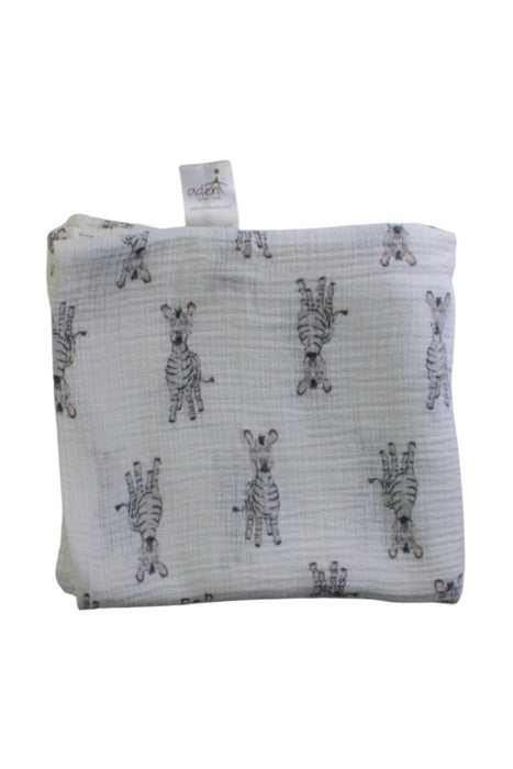 A White Swaddles from Aden & Anais in size O/S for neutral. (Front View)