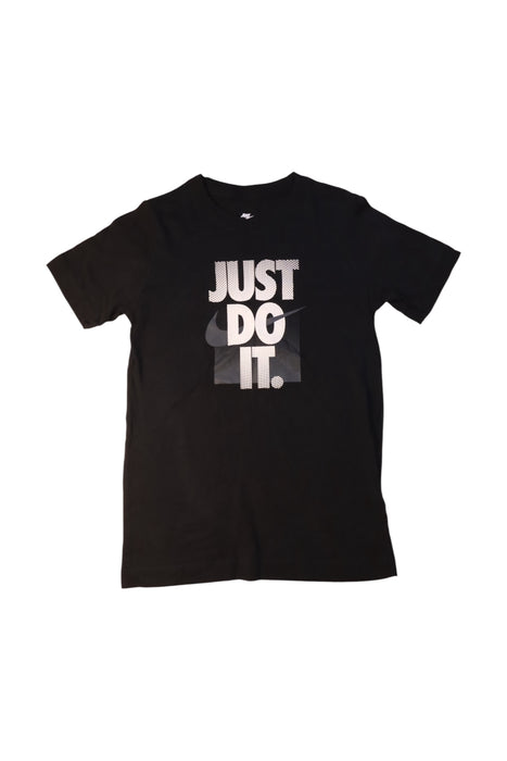 A Black Short Sleeve T Shirts from Nike in size 10Y for girl. (Front View)