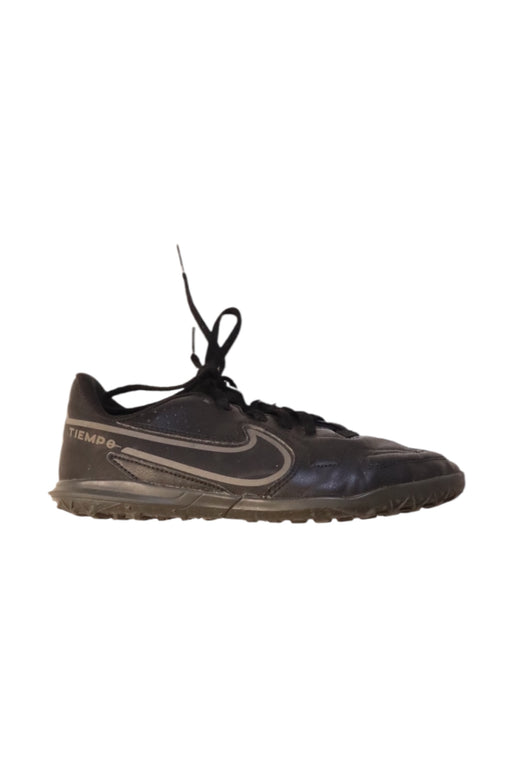 A Black Cleats/Soccer Shoes from Nike in size 10Y for girl. (Front View)