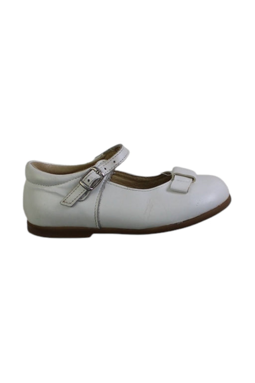 A White Dress Shoes from Hampton Classics in size 4T for girl. (Front View)