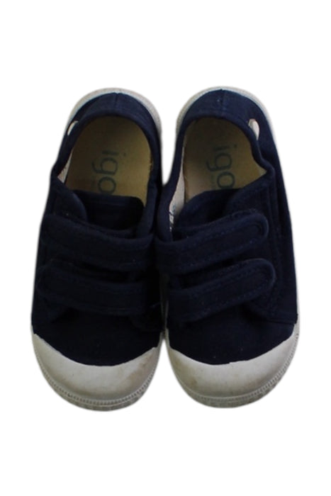 A Navy Sneakers from Igor in size 3T for boy. (Back View)