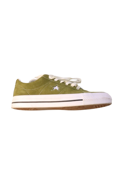 A Green Sneakers from Converse in size 12Y for girl. (Front View)