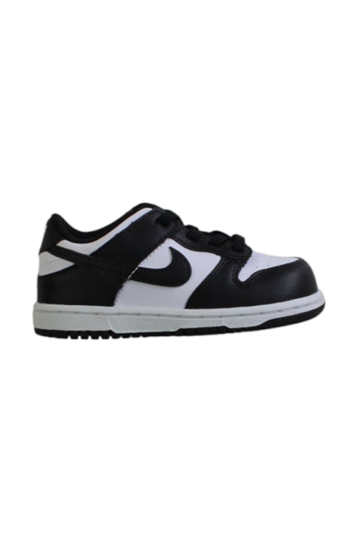 A Black Sneakers from Nike in size 3T for boy. (Front View)