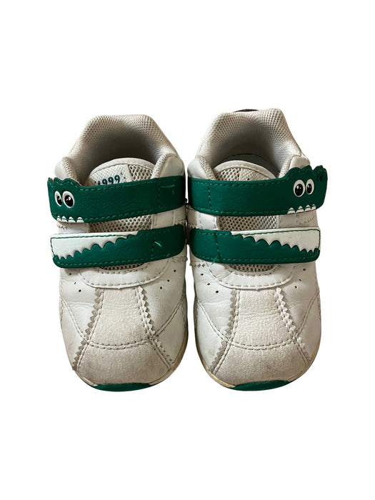 A Green Sneakers from Dr. Kong in size 18-24M for neutral. (Front View)