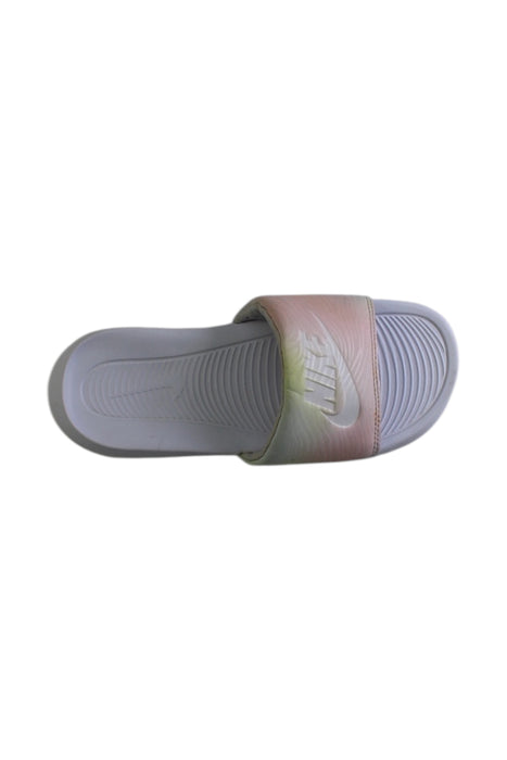 A Multicolour Slip Ons from Nike in size 11Y for girl. (Front View)