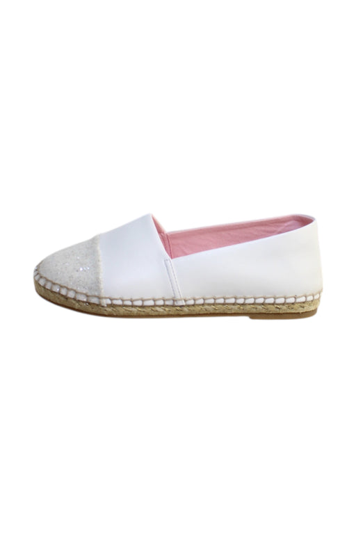 A White Espadrilles from WiNK in size 7Y for girl. (Front View)