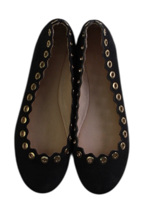 A Black Flats from Chloe in size 9Y for girl. (Back View)