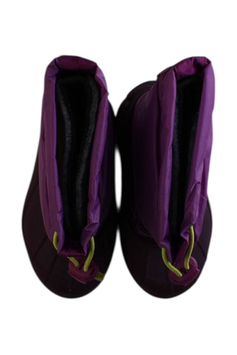 A Purple Winter Boots from Columbia in size 5T for girl. (Back View)