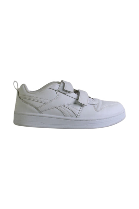 A White Sneakers from Reebok in size 7Y for neutral. (Front View)