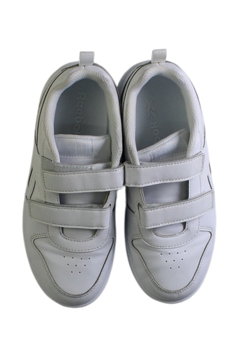 A White Sneakers from Reebok in size 7Y for neutral. (Back View)