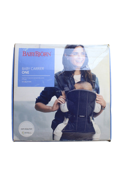 A Navy Baby Carriers from BabyBjorn in size 3T for neutral. (Front View)