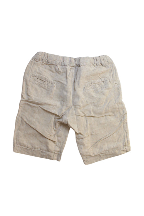 A Beige Shorts from Laranjinha in size 5T for neutral. (Back View)