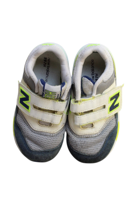 A Multicolour Sneakers from New Balance in size 3T for neutral. (Back View)