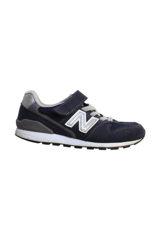 A Navy Sneakers from New Balance in size 6T for neutral. (Front View)