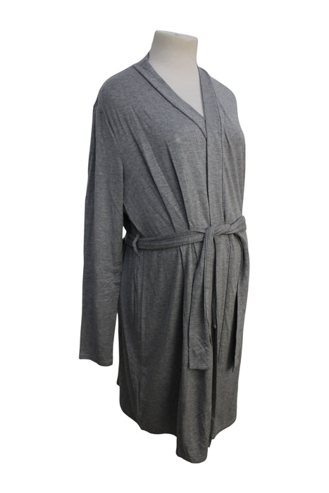 A Grey Bathrobes from Seraphine in size Maternity-S for maternity. (Back View)