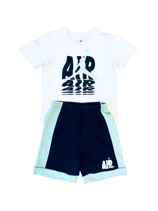 A White Shorts Sets from Nike in size 6T for boy. (Front View)