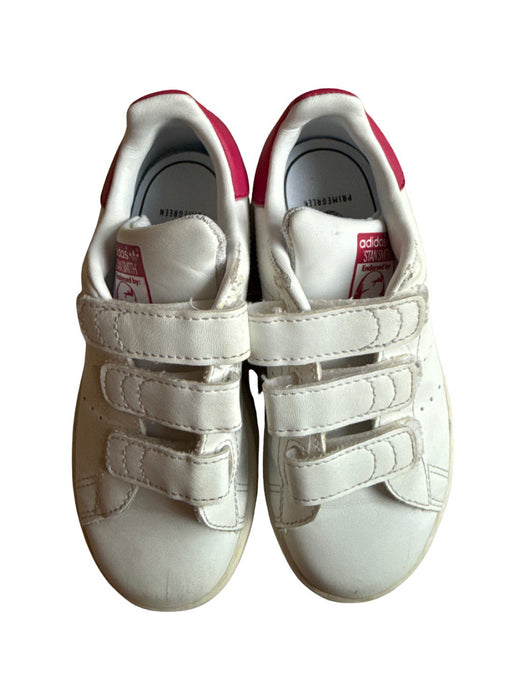 A White Sneakers from Adidas in size 5T for neutral. (Front View)