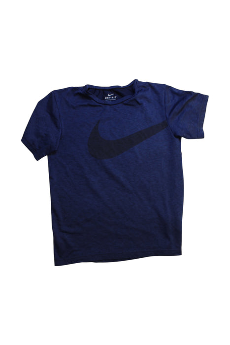 A Navy Short Sleeve T Shirts from Nike in size 8Y for boy. (Front View)