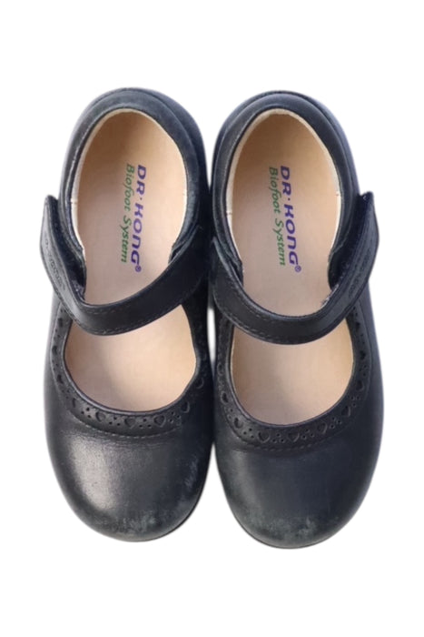 A Black Flats from Dr. Kong in size 4T for girl. (Back View)