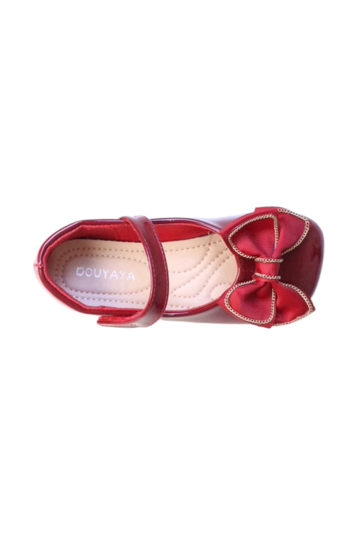 A  Flats from Dr. Kong in size 4T for girl. (Front View)
