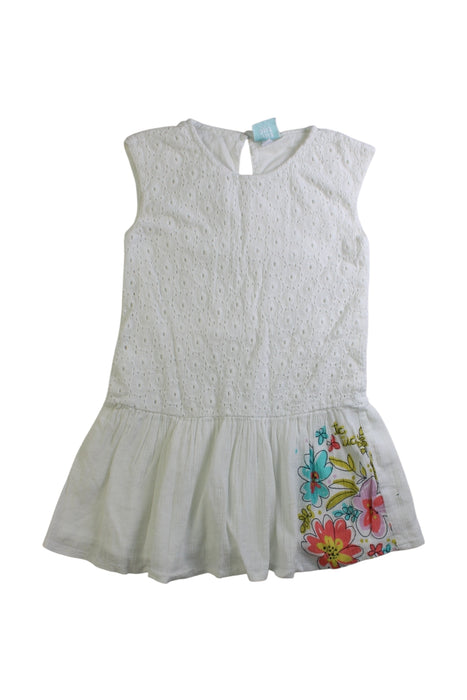 A White Sleeveless Dresses from tuc tuc in size 4T for girl. (Front View)