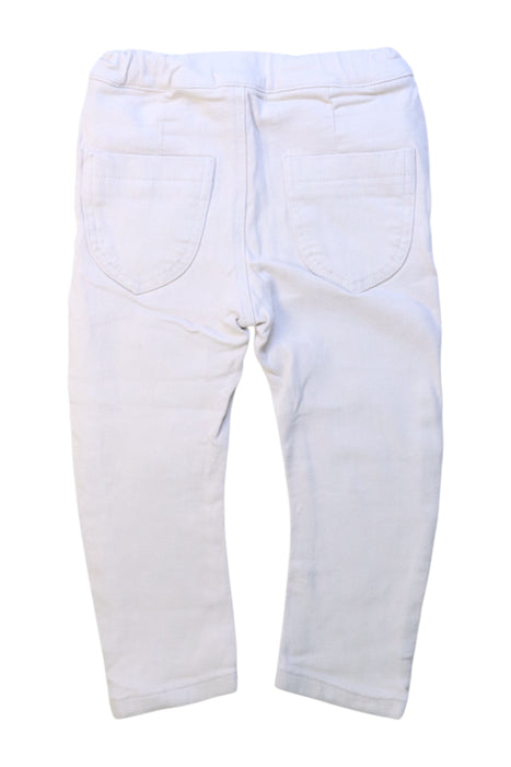 A White Casual Pants from Benebene in size 3T for girl. (Back View)