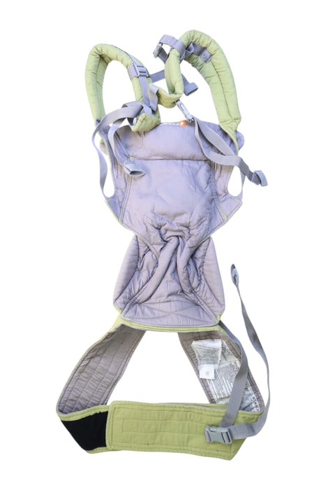 A Green Baby Carriers from Ergobaby in size O/S for neutral. (Back View)