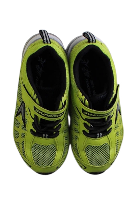 A Yellow Sneakers from Syunsoku in size 7Y for neutral. (Back View)