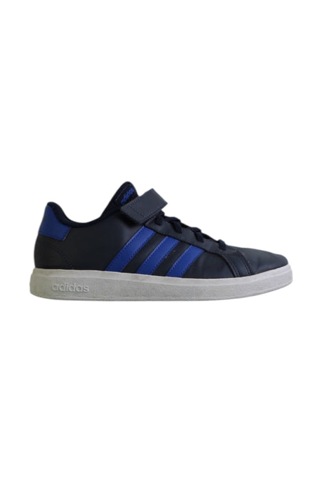 A Black Sneakers from Adidas in size 11Y for boy. (Front View)