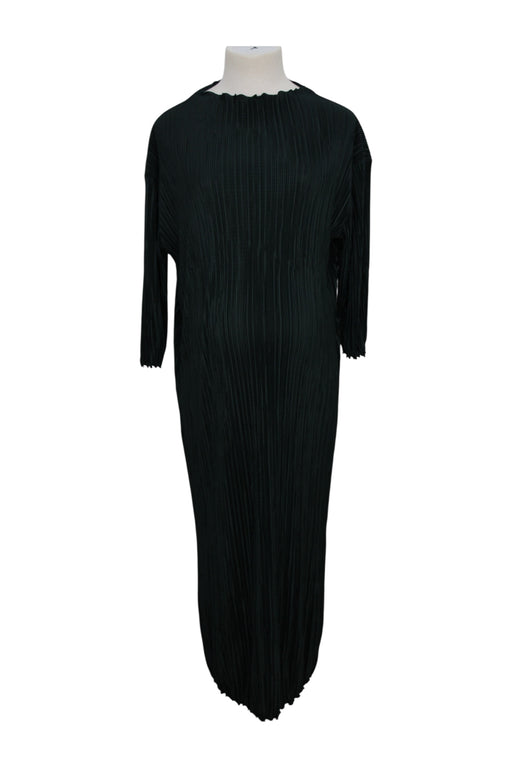A Black Long Sleeve Dresses from Nothing Fits But in size Maternity-S for maternity. (Front View)