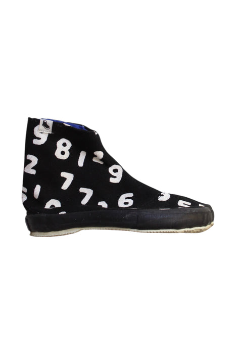 A Black Rain Boots from Sou Sou in size 5T for boy. (Front View)