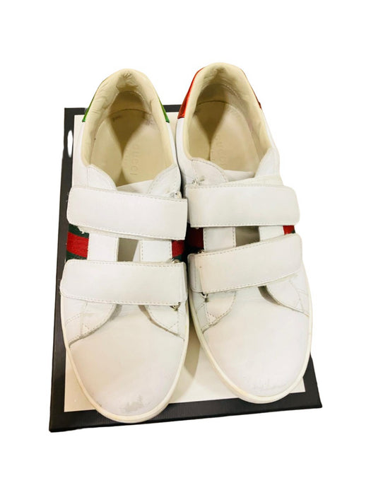 A White Sneakers from Gucci in size 11Y for boy. (Back View)