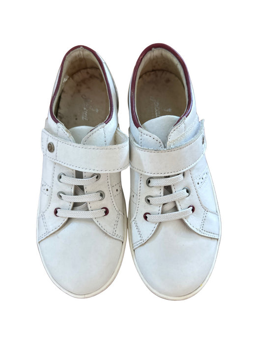 A White Sneakers from Jacadi in size 7Y for neutral. (Front View)