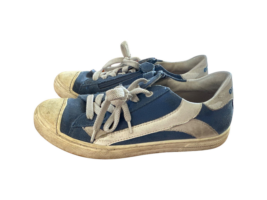 A Blue Sneakers from Original Marines in size 7Y for neutral. (Back View)