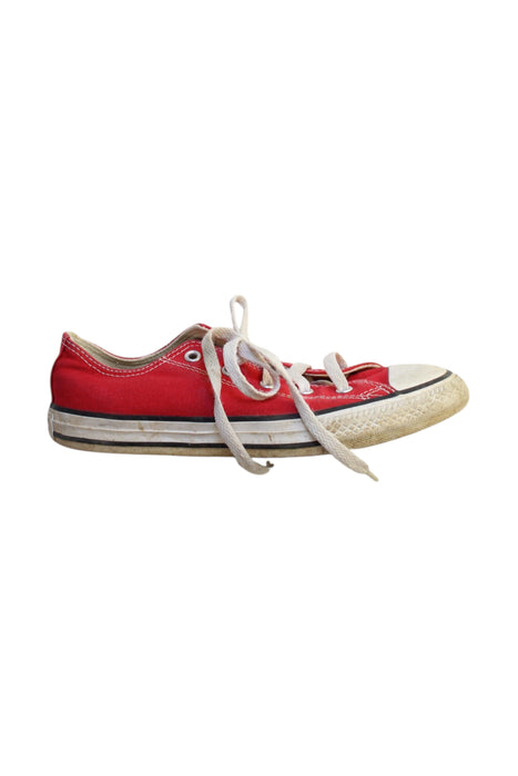 A Red Sneakers from Converse in size 10Y for neutral. (Front View)