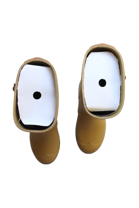 A Yellow Rain Boots from Hunter in size 7Y for neutral. (Back View)