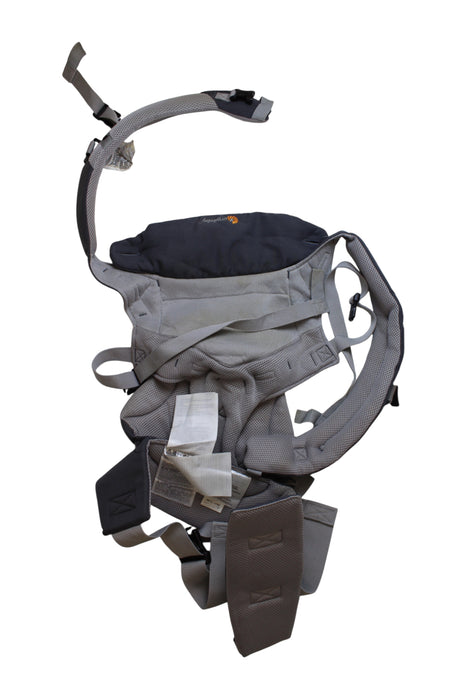 A Grey Baby Carriers from Ergobaby in size Newborn for neutral. (Back View)