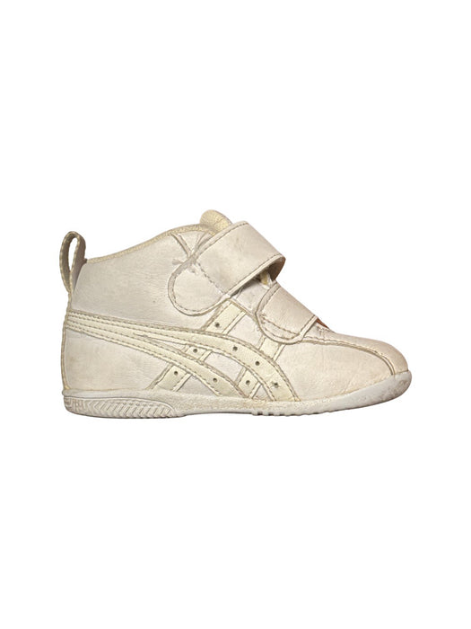 A White Sneakers from ASICS in size 12-18M for neutral. (Back View)