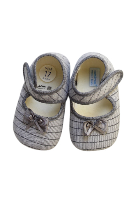A Grey Booties from Cambrass in size 3-6M for girl. (Back View)