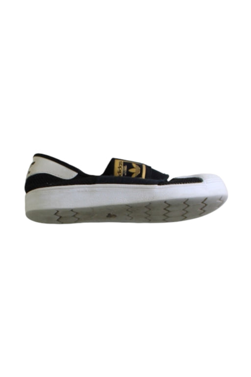 A Black Sneakers from Adidas in size 7Y for girl. (Front View)