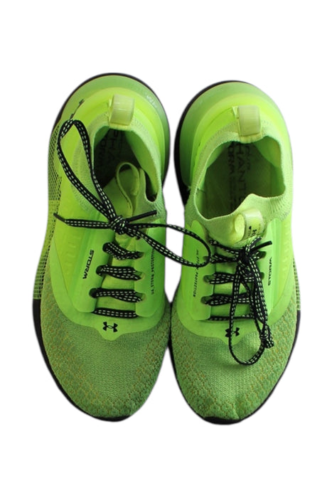 A Green Sneakers from Under Armour in size 12Y for neutral. (Back View)