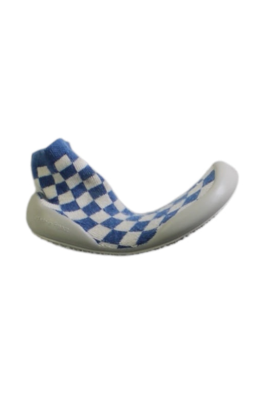 A Blue Slippers from Collegien in size 4T for boy. (Front View)