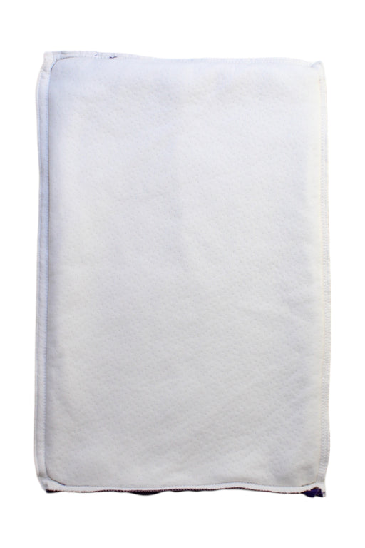 A White Blankets from ClevaMama in size O/S for neutral. (Front View)