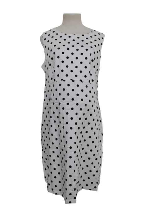 A White Sleeveless Dresses from Made in size Maternity-XL for maternity. (Front View)