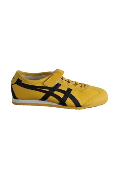 A Yellow Sneakers from Onitsuka Tiger in size 7Y for boy. (Front View)