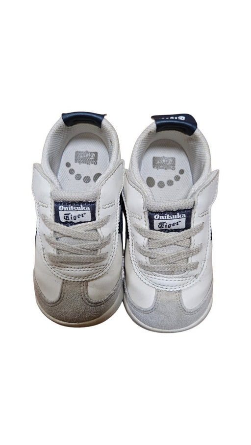 A White Sneakers from Onitsuka Tiger in size 3T for boy. (Front View)