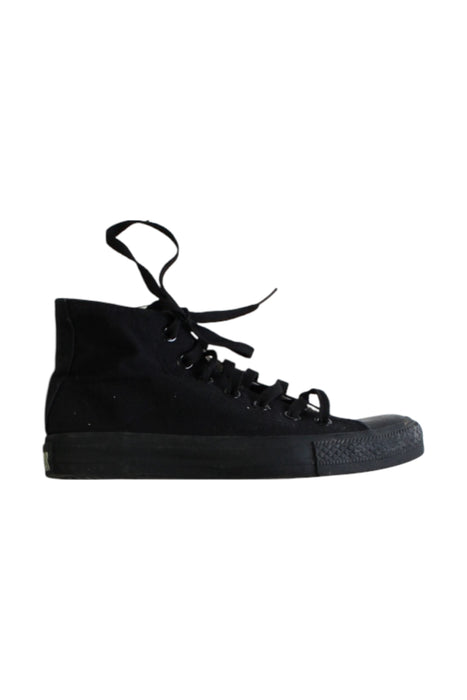 A Black Sneakers from Converse in size 11Y for neutral. (Front View)