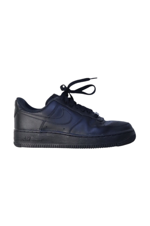 A Black Sneakers from Nike in size 11Y for boy. (Front View)