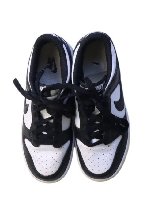 A Black Sneakers from Nike in size 11Y for neutral. (Back View)