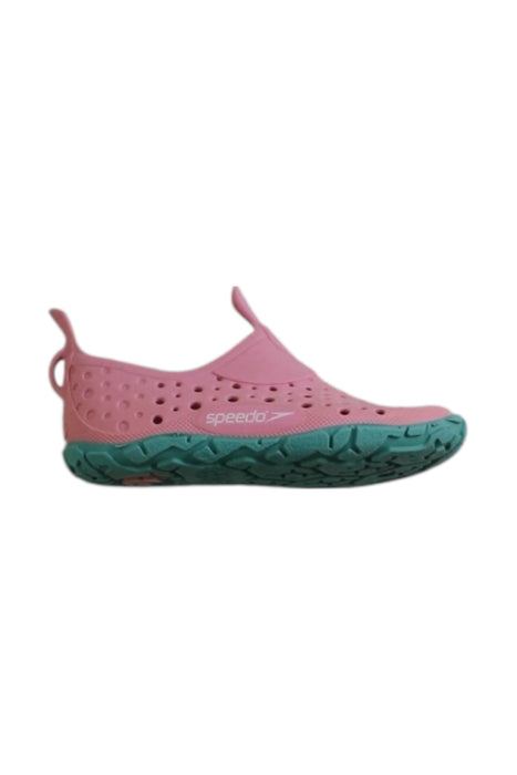 A Pink Aqua Shoes from Speedo in size 3T for girl. (Front View)